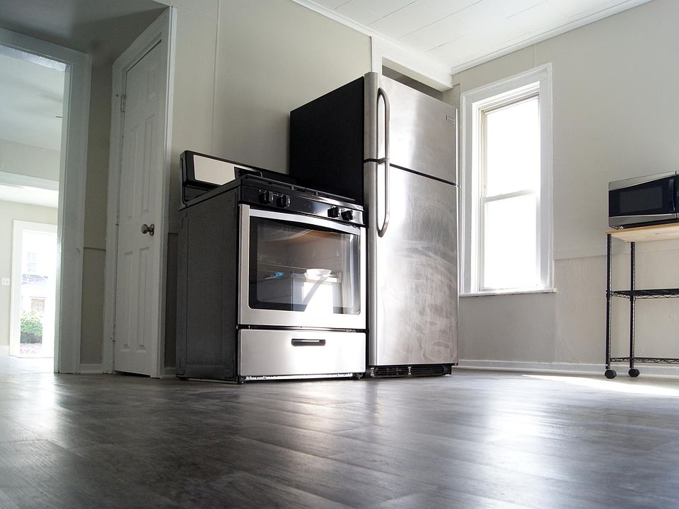 1st image of 1123 Logan St SE