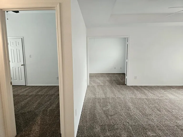 2040 Londonderry Dr — Photo 18