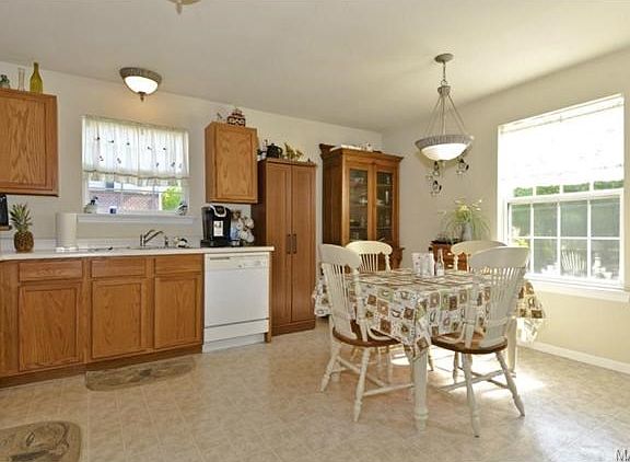 Large eat in kitchen