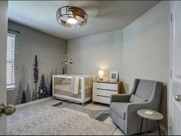 1404 Marble St — Photo 2