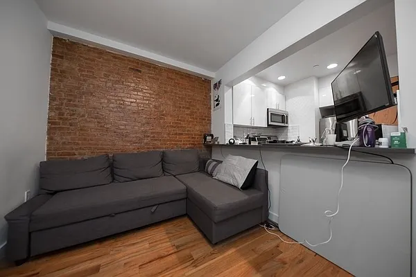 Rented by REAL New York | media 46