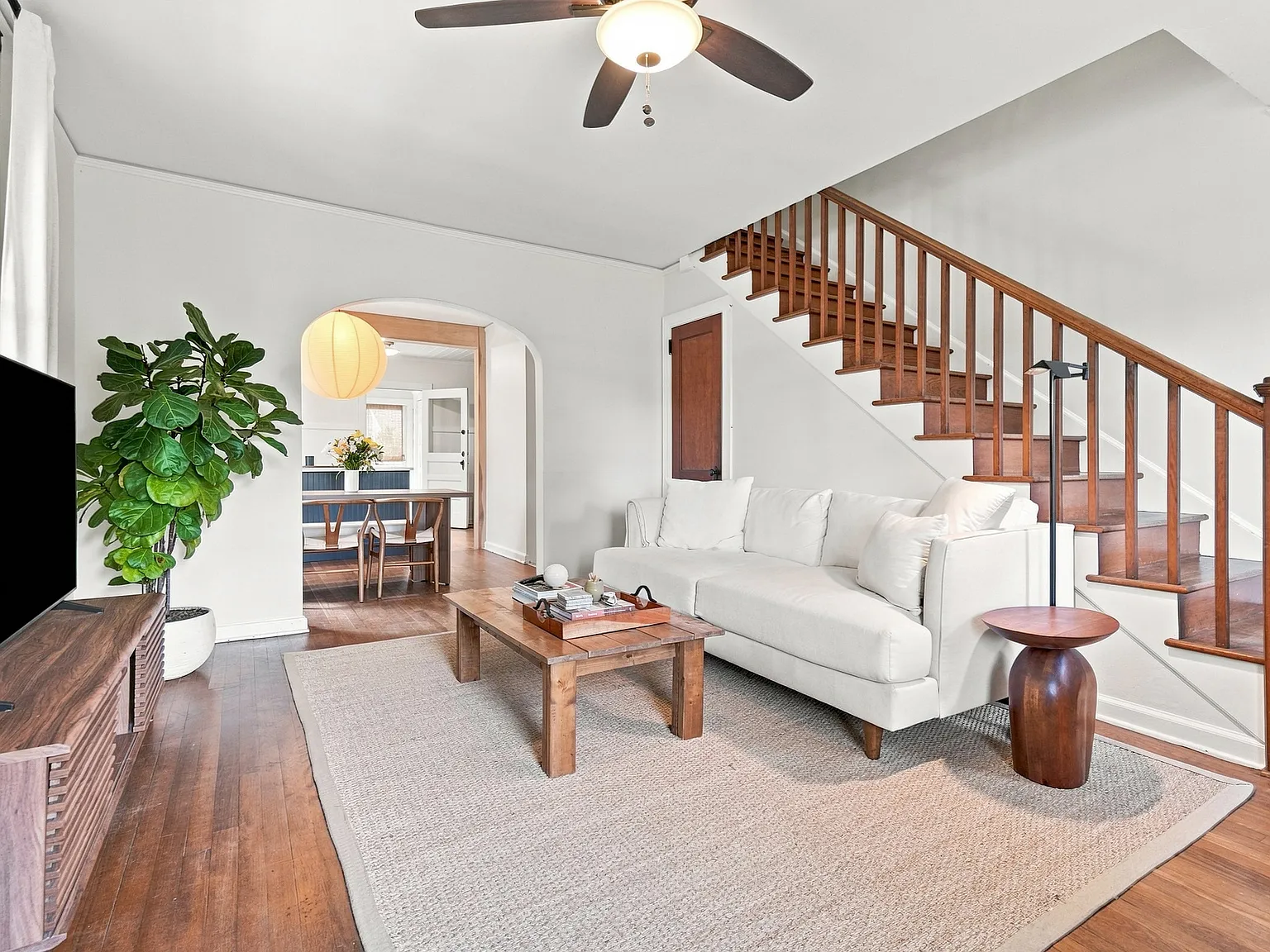 2 bed, 1.5 bath, 1160 sqft, $3,200 — Photo 4