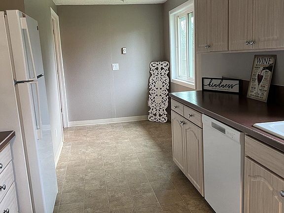 5th image of 4706 NE 63rd Ave