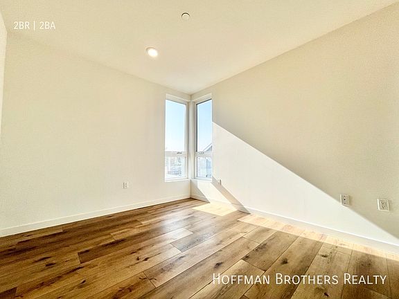 4th image of 5227 Willowcrest Ave #305