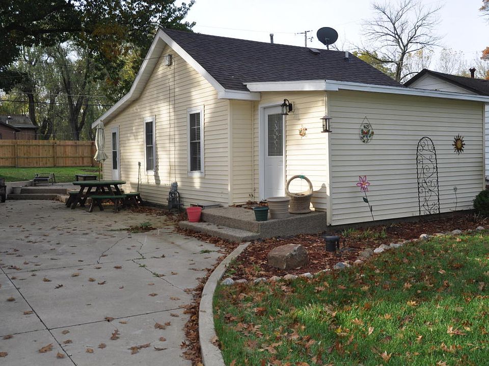 1st image of 24851 Kennedy Ave