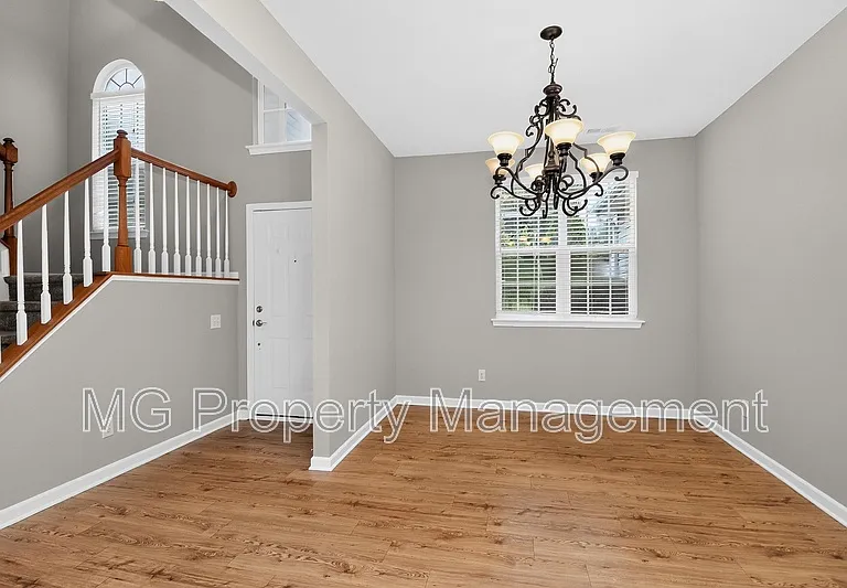 16223 Circlegreen Dr — Photo 2