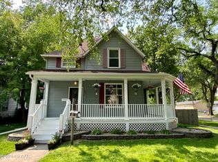 204 Walnut St, Grand Forks, ND 58201