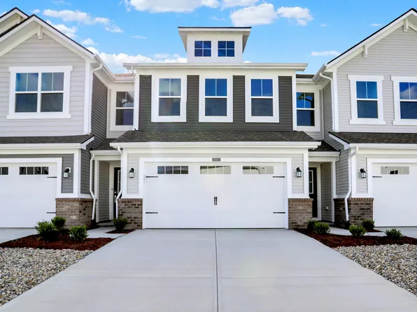 7513 Marin Pkwy, Cumberland, IN 46229