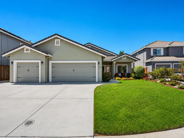 1691 Albany Ct, Hollister, CA 95023