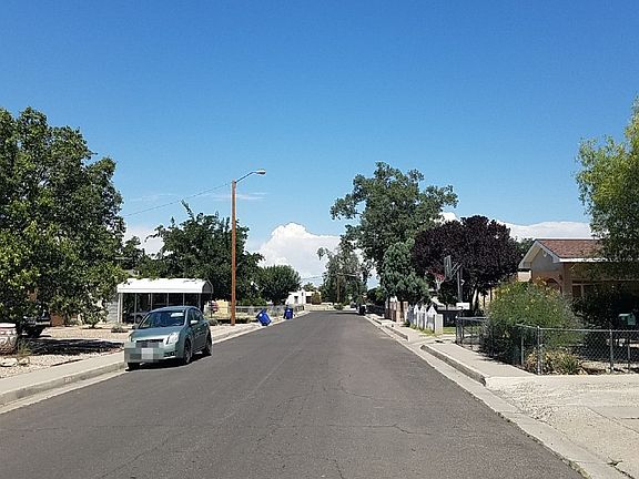4th image of 2717 Sierra Dr NE