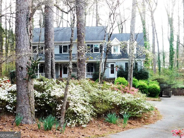 1786 Bear Cave SW, Lilburn, GA 30047