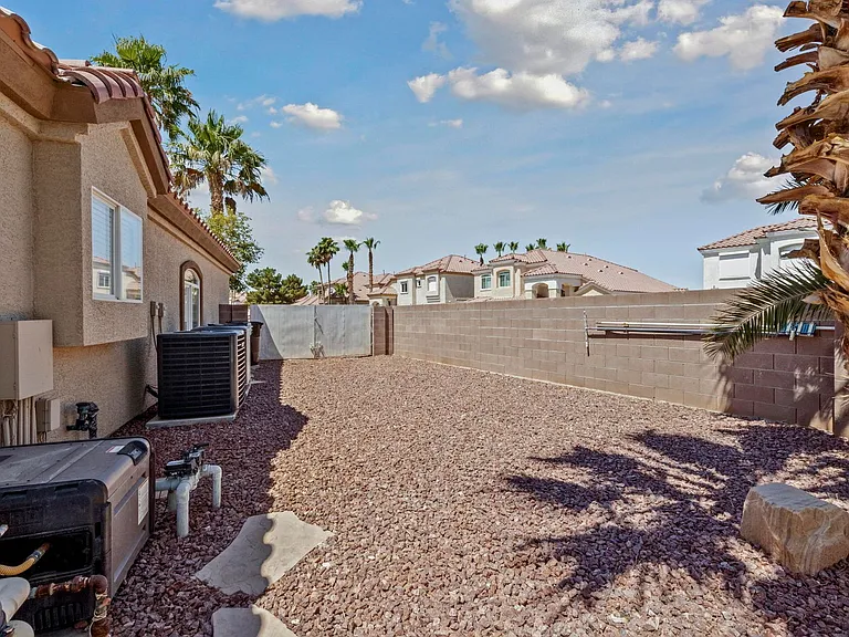740 Aldo Rae Ct — Photo 32