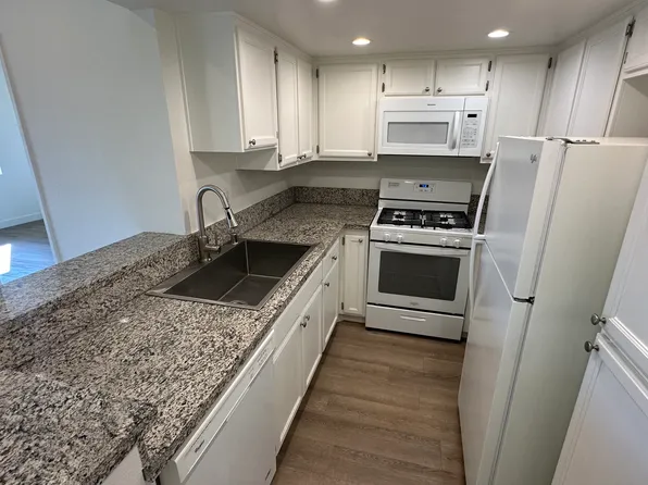 Parkview Apartments, 1380 Veteran Ave APT 406, Los Angeles, CA 90024