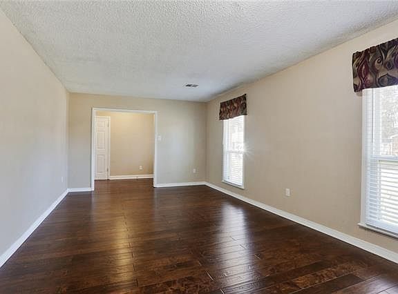 5th image of 202 Dunleith Dr