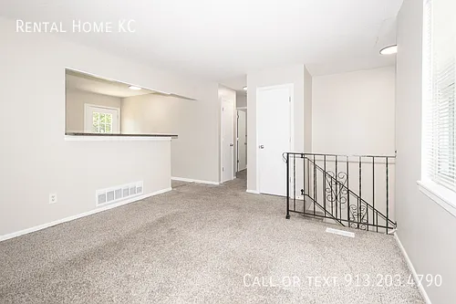16413 W 123rd St — Photo 8