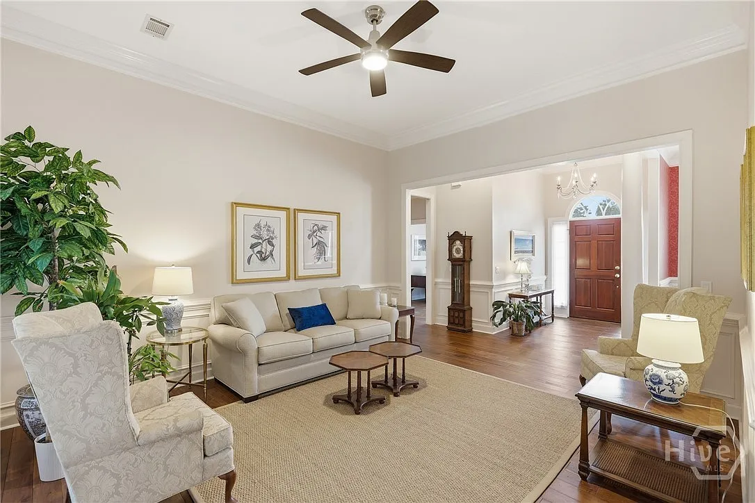 5 bed, 4.0 bath, 3261 sqft, $5,500 — Photo 4