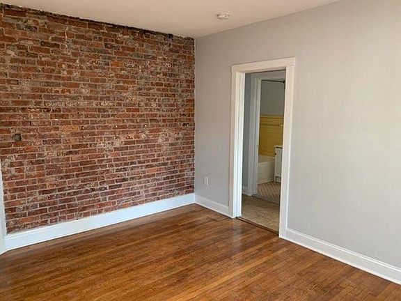 3rd image of 25 Lynwood Pl APT 9