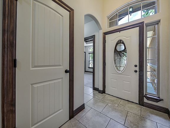 3rd image of 1928 Rollingwood Dr