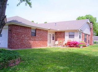 1009 W Linden St, Rogers, AR 72756
