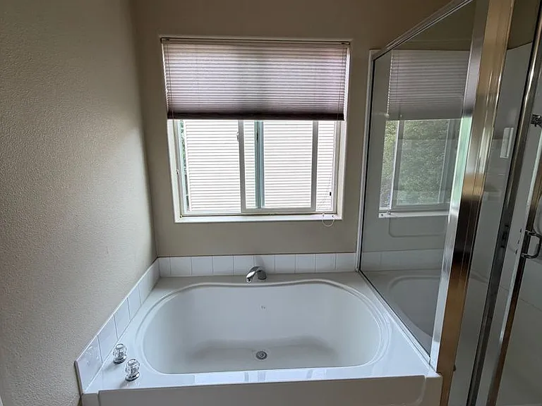 6108 NE 84th Ave — Photo 26