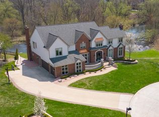 2970 Pheasant Ring Ct, Rochester Hills, MI 48309