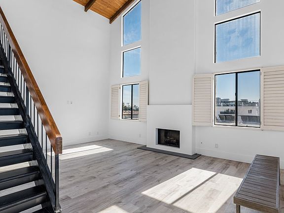 2nd image of 1505 Purdue Ave APT 304