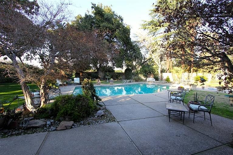 2nd image of 5631 E Park Circle Dr