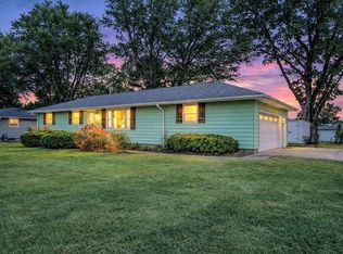 187 Alfred Dr, Sycamore, IL 60178