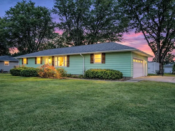 187 Alfred Dr, Sycamore, IL 60178