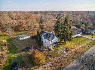 38 N Lake Ave, Bergen, NY 14416