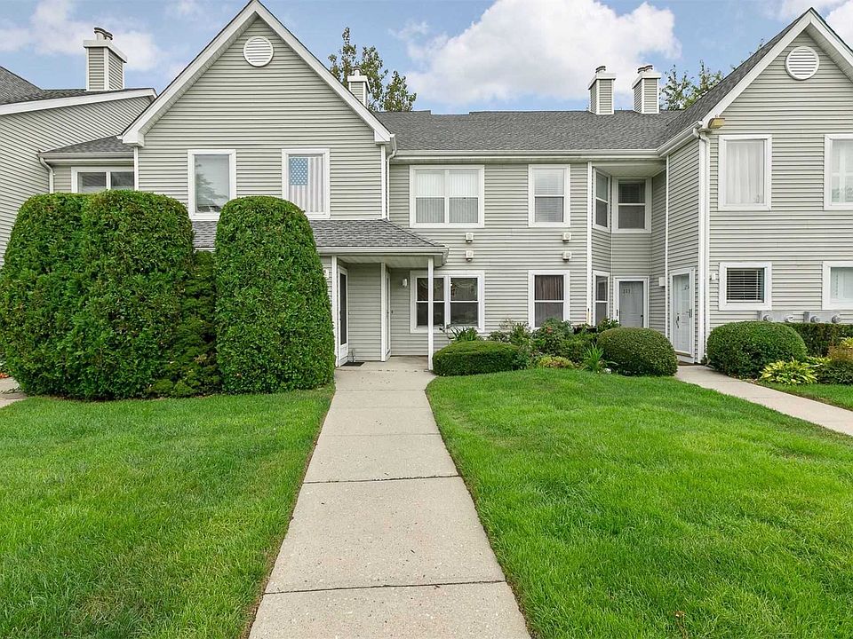 1st image of 239 Windward Ct N