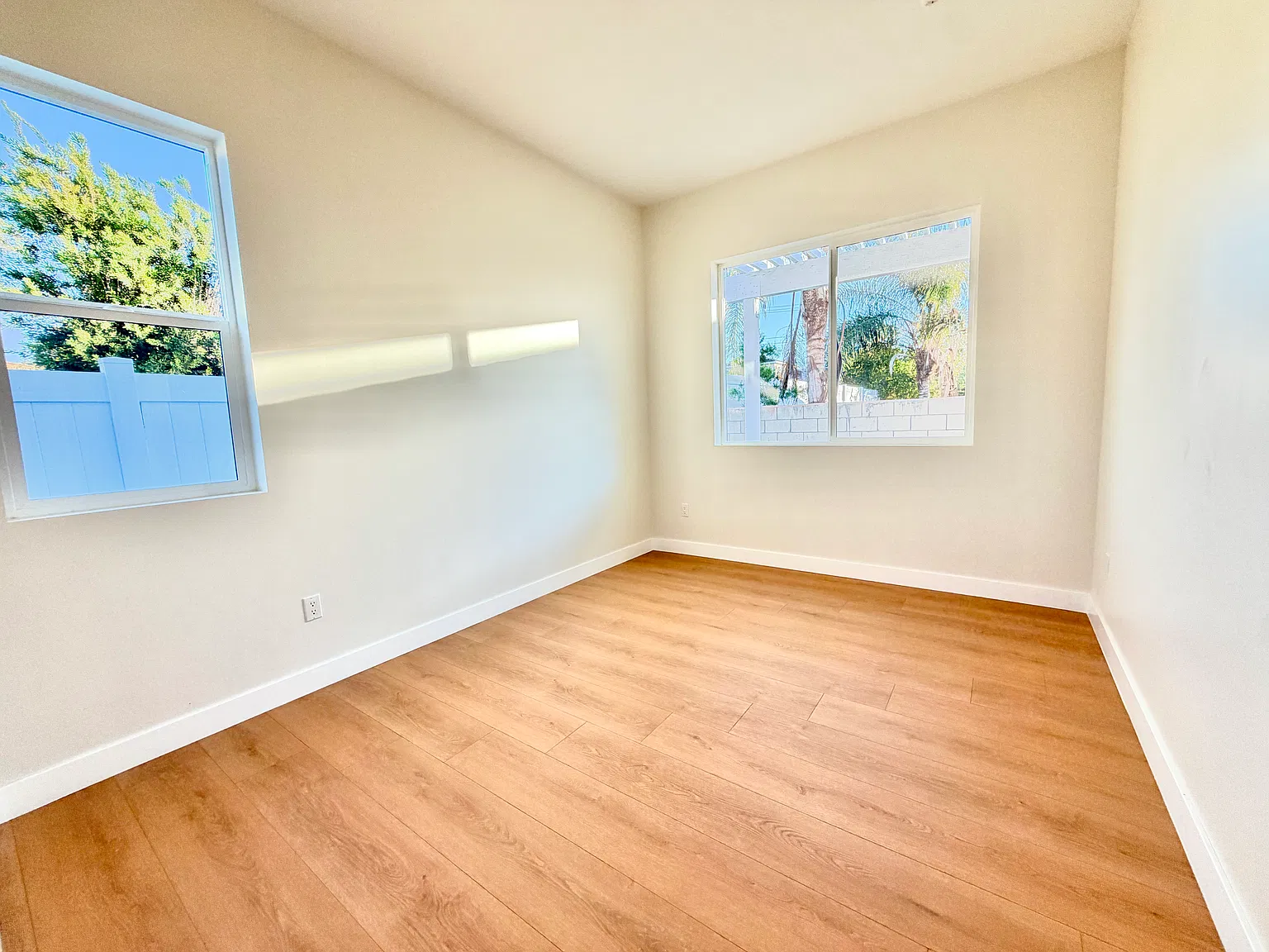3 bed, 1199 sqft, $3,500 — Photo 4