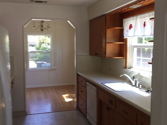 4th image of 2906 Carolyn Way