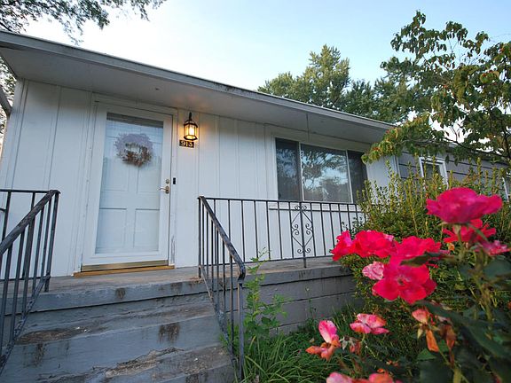 5th image of 913 Glenoaks Dr