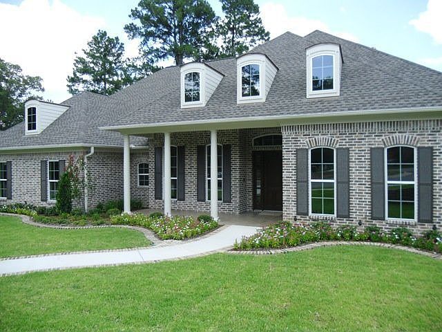 Front view of home