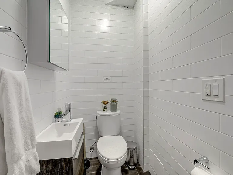 6147 Woodbine St #3L — Photo 5