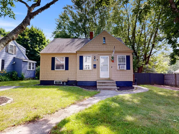 40 Holly Street, Auburn, ME 04210