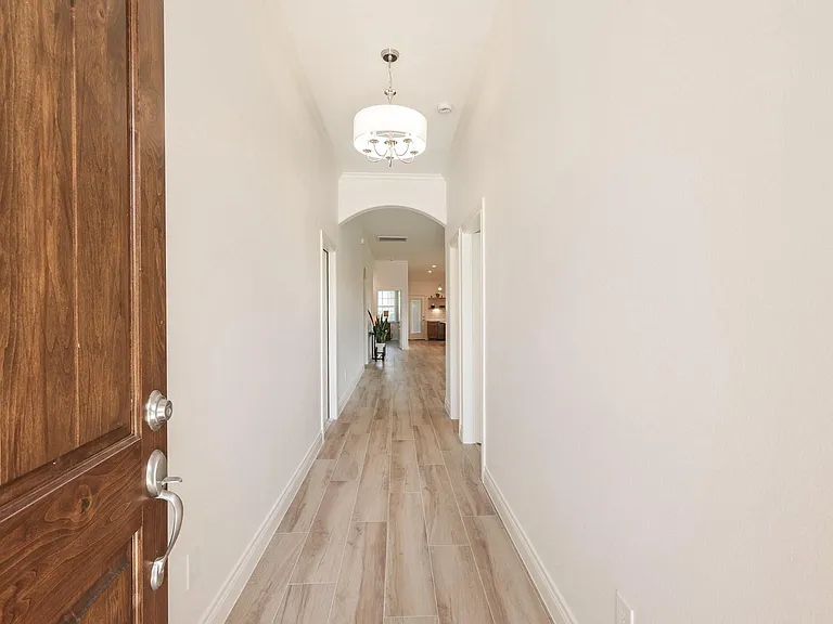 2303 Cunningham Dr — Photo 3