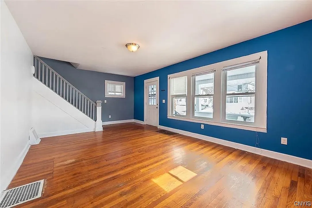 3 bed, 1144 sqft, $1,600 — Photo 4