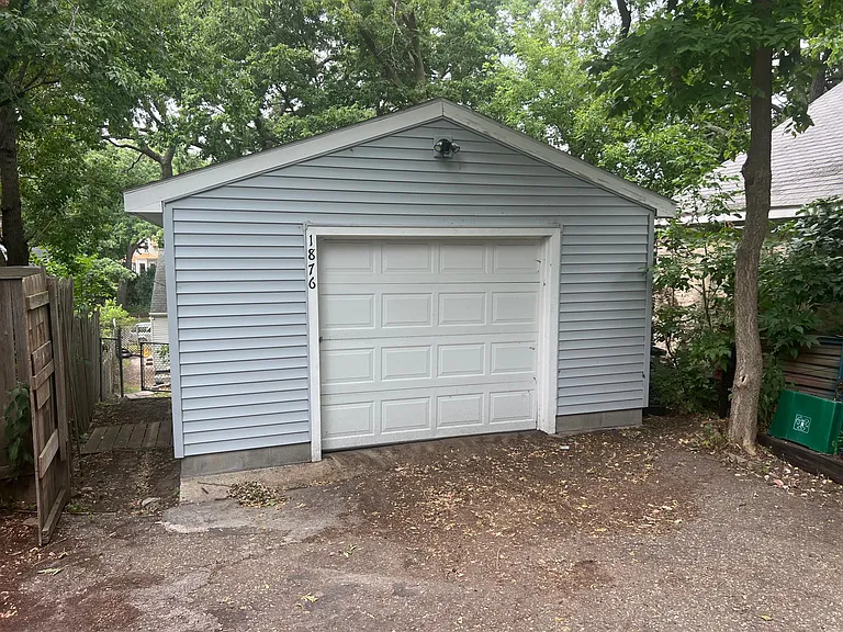 1876 Chelton Ave W — Photo 18