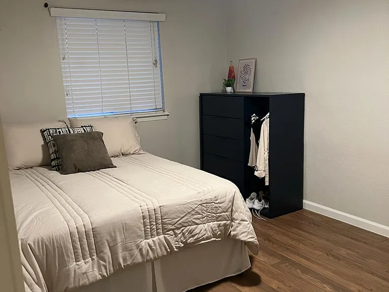2401 Manor Rd #118 — Photo 8