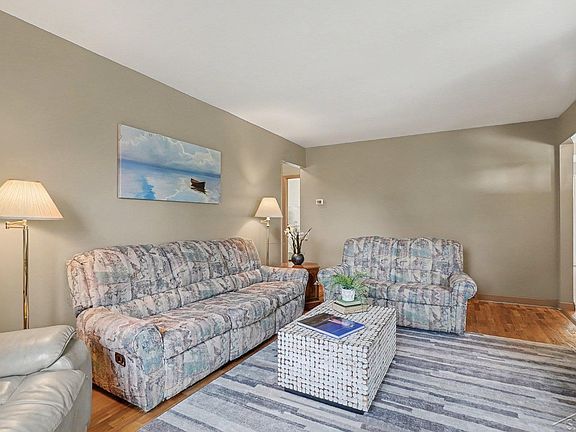 4th image of 2460 Starlite Dr