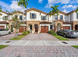 8945 NW 98th Ave, Doral, FL 33178