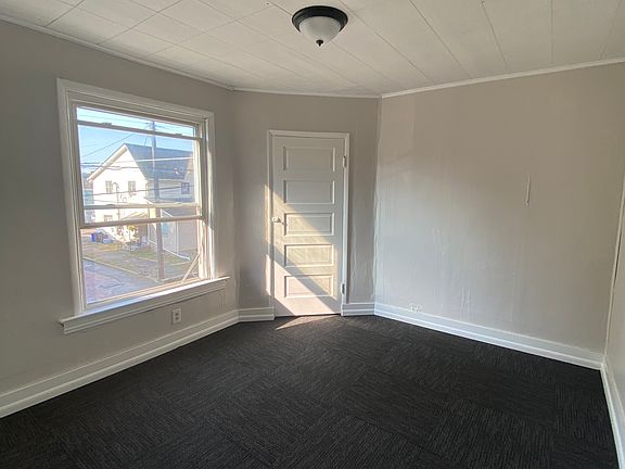 3rd image of 218 W Brady St #2