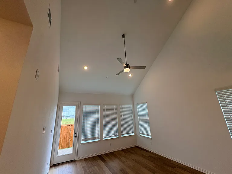 3556 Pierce Ln — Photo 5