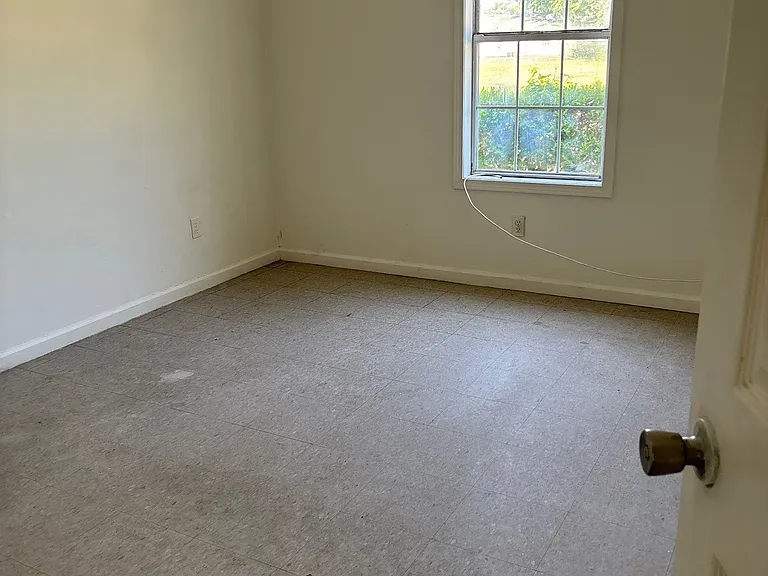 441 Josephine Dr — Photo 6