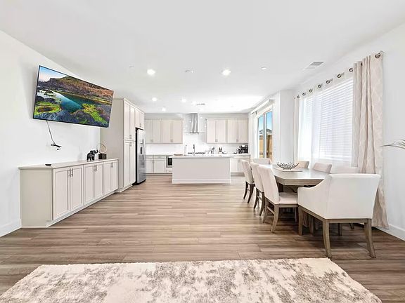 2nd image of 3266 Sidney Way