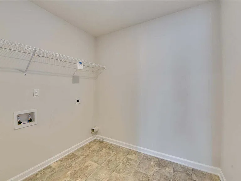 433 Whitby Ct — Photo 30
