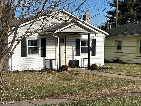 3rd image of 2223 Norwood Blvd