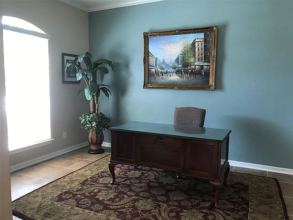 4th image of 3318 Sussex Way